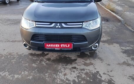 Mitsubishi Outlander III рестайлинг 3, 2013 год, 1 450 000 рублей, 1 фотография