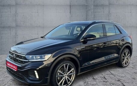 Volkswagen T-Roc I, 2023 год, 1 838 000 рублей, 1 фотография