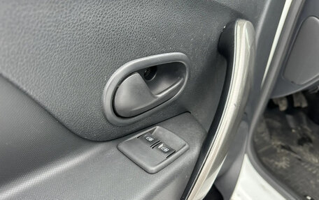 Renault Logan II, 2019 год, 730 000 рублей, 11 фотография