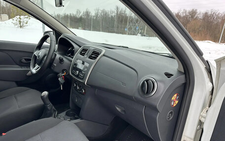 Renault Logan II, 2019 год, 730 000 рублей, 19 фотография