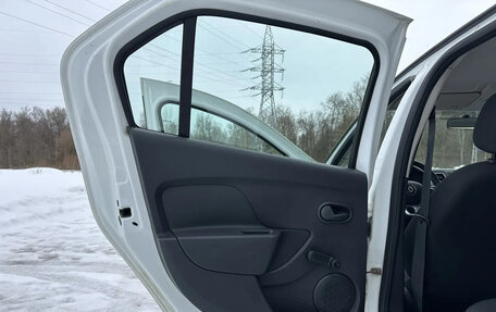 Renault Logan II, 2019 год, 730 000 рублей, 16 фотография