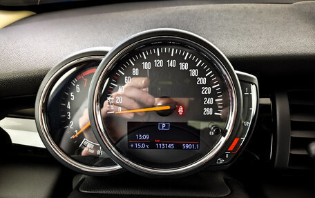 MINI Hatch, 2019 год, 1 900 000 рублей, 13 фотография