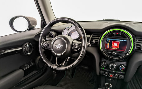 MINI Hatch, 2019 год, 1 900 000 рублей, 28 фотография