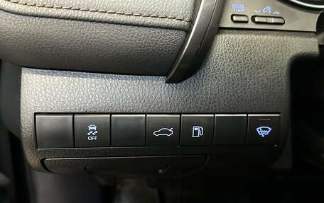 Toyota Camry, 2018 год, 2 425 000 рублей, 10 фотография