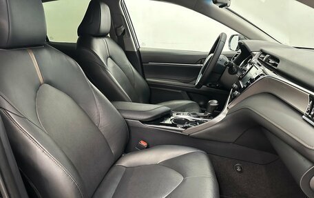 Toyota Camry, 2018 год, 2 425 000 рублей, 14 фотография