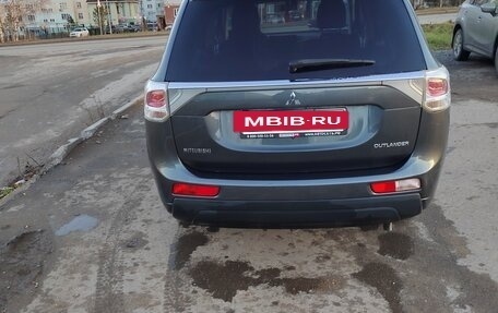 Mitsubishi Outlander III рестайлинг 3, 2013 год, 1 450 000 рублей, 3 фотография