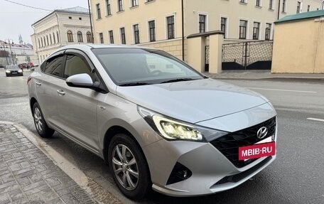 Hyundai Solaris II рестайлинг, 2022 год, 2 200 000 рублей, 2 фотография