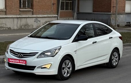 Hyundai Solaris II рестайлинг, 2014 год, 1 300 000 рублей, 2 фотография