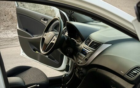 Hyundai Solaris II рестайлинг, 2014 год, 1 300 000 рублей, 16 фотография