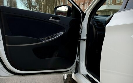 Hyundai Solaris II рестайлинг, 2014 год, 1 300 000 рублей, 21 фотография