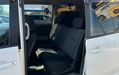 Toyota Noah III, 2002 год, 909 000 рублей, 11 фотография