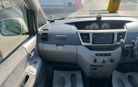 Toyota Noah III, 2002 год, 909 000 рублей, 19 фотография
