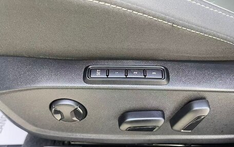 Volkswagen Golf VIII, 2022 год, 1 730 000 рублей, 7 фотография