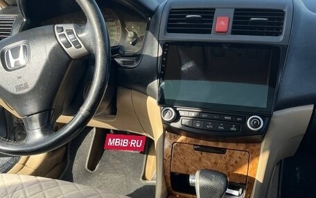 Honda Accord VII рестайлинг, 2005 год, 1 000 000 рублей, 4 фотография