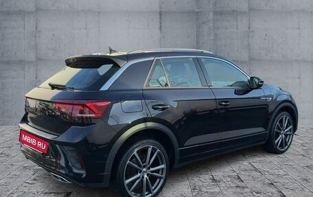 Volkswagen T-Roc I, 2023 год, 1 838 000 рублей, 5 фотография