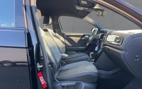 Volkswagen T-Roc I, 2023 год, 1 838 000 рублей, 9 фотография