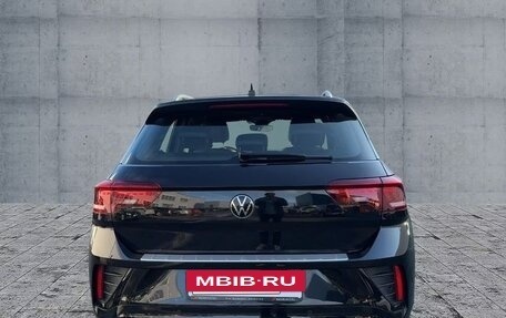 Volkswagen T-Roc I, 2023 год, 1 838 000 рублей, 4 фотография