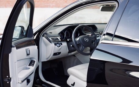 Mercedes-Benz E-Класс, 2013 год, 1 400 000 рублей, 1 фотография