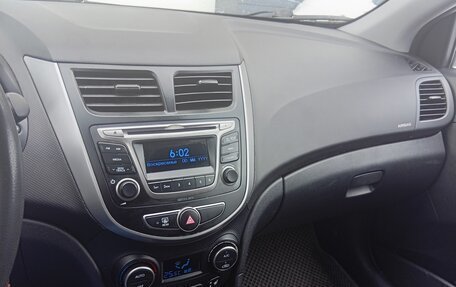 Hyundai Solaris II рестайлинг, 2016 год, 990 000 рублей, 11 фотография