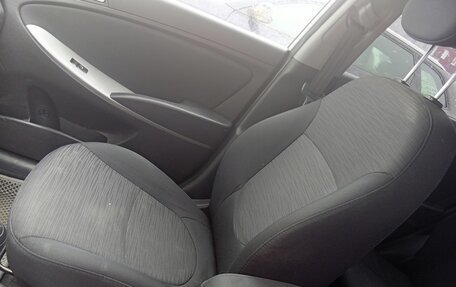 Hyundai Solaris II рестайлинг, 2016 год, 990 000 рублей, 14 фотография