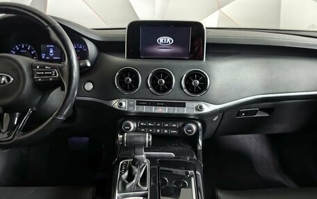 KIA Stinger I, 2018 год, 1 870 000 рублей, 15 фотография