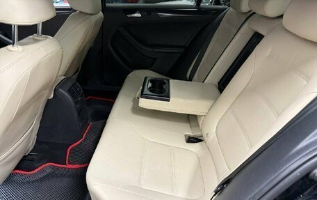 Volkswagen Jetta VI, 2012 год, 860 050 рублей, 15 фотография