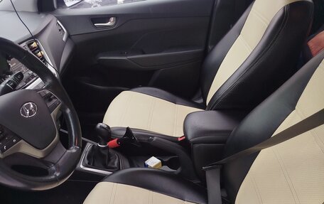 Hyundai Solaris II рестайлинг, 2017 год, 920 000 рублей, 19 фотография