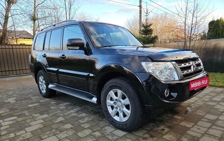 Mitsubishi Pajero IV, 2011 год, 1 950 000 рублей, 3 фотография