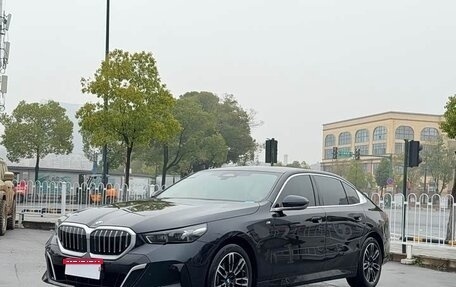 BMW 5 серия, 2025 год, 7 214 000 рублей, 1 фотография