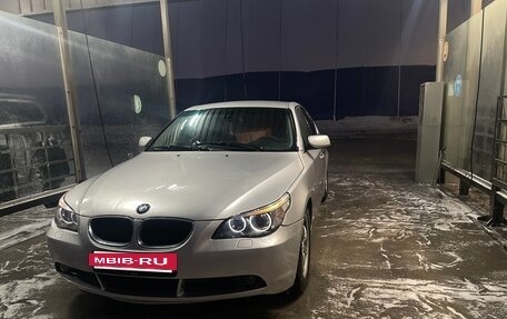 BMW 5 серия, 2004 год, 800 000 рублей, 7 фотография