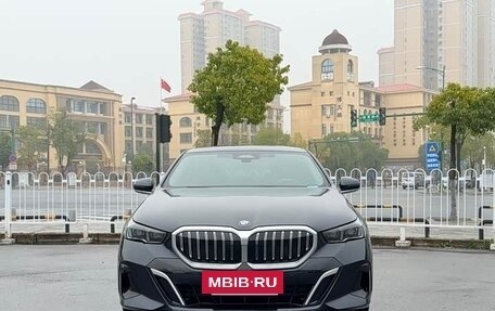 BMW 5 серия, 2025 год, 7 214 000 рублей, 2 фотография