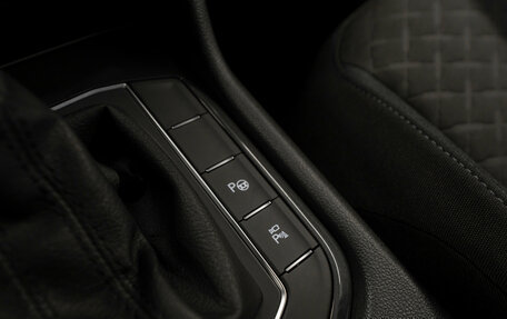 Volkswagen Tiguan II, 2019 год, 2 580 000 рублей, 23 фотография