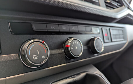 Volkswagen Transporter T6 рестайлинг, 2024 год, 9 790 000 рублей, 22 фотография