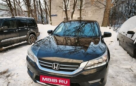 Honda Accord IX рестайлинг, 2013 год, 1 549 000 рублей, 1 фотография