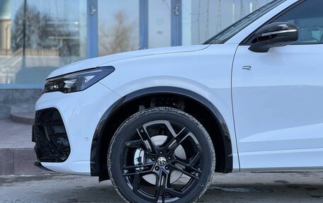 Volkswagen Tiguan, 2025 год, 4 990 000 рублей, 40 фотография