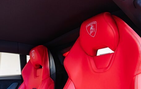 Lamborghini Huracán, 2023 год, 29 600 000 рублей, 14 фотография