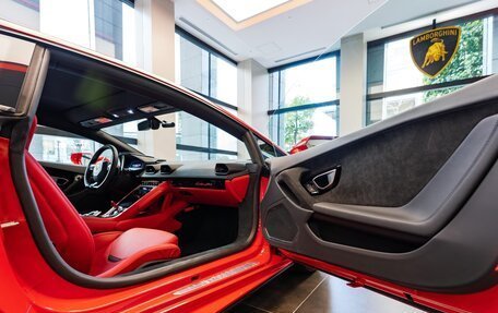 Lamborghini Huracán, 2023 год, 29 600 000 рублей, 12 фотография