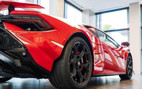 Lamborghini Huracán, 2023 год, 29 600 000 рублей, 9 фотография