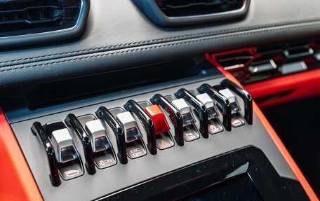 Lamborghini Huracán, 2023 год, 29 600 000 рублей, 18 фотография