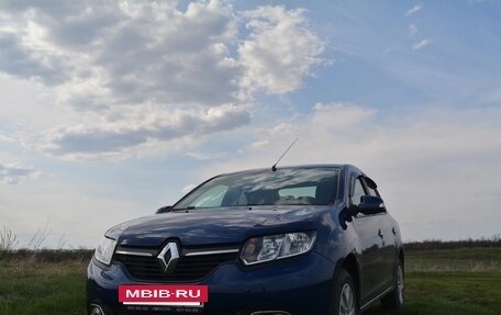 Renault Logan II, 2016 год, 650 000 рублей, 2 фотография