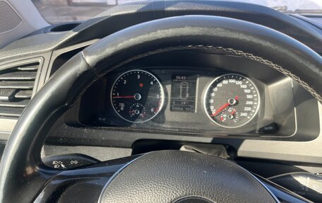 Volkswagen Caravelle T6 рестайлинг, 2018 год, 2 491 000 рублей, 1 фотография