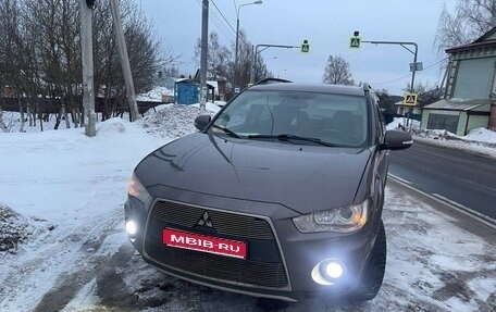 Mitsubishi Outlander III рестайлинг 3, 2010 год, 1 050 000 рублей, 1 фотография