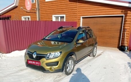 Renault Sandero II рестайлинг, 2015 год, 840 000 рублей, 1 фотография