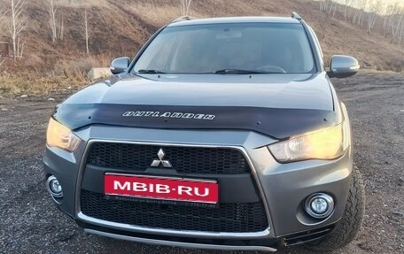 Mitsubishi Outlander III рестайлинг 3, 2011 год, 1 070 000 рублей, 1 фотография