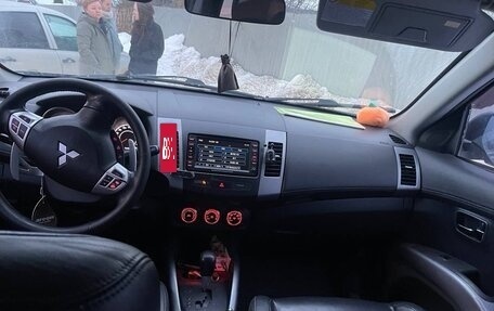 Mitsubishi Outlander III рестайлинг 3, 2010 год, 1 050 000 рублей, 5 фотография