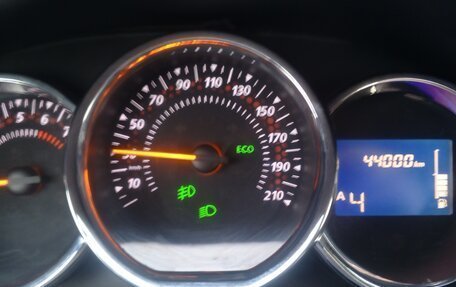 Renault Sandero II рестайлинг, 2015 год, 840 000 рублей, 7 фотография