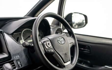 Toyota Voxy III, 2015 год, 2 313 000 рублей, 17 фотография