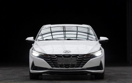 Hyundai Elantra, 2022 год, 1 310 000 рублей, 2 фотография
