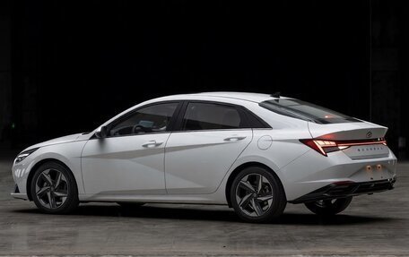 Hyundai Elantra, 2022 год, 1 310 000 рублей, 5 фотография