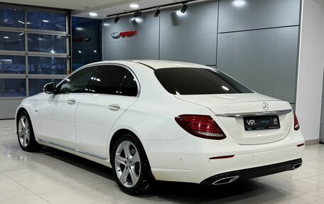 Mercedes-Benz E-Класс, 2018 год, 3 765 000 рублей, 4 фотография